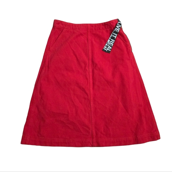 Vintage-Inspired izzue Red Cotton Skirt – Asian Streetwear Minimalist Logo Strap - Picture 1 of 7